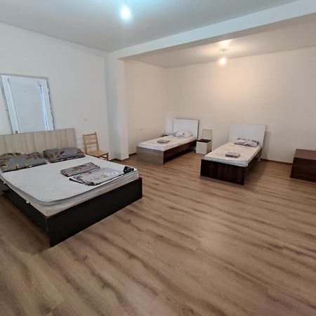 Hostel On The River Batumi Exterior photo